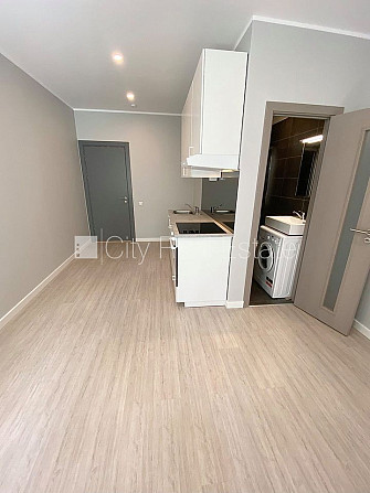 Fasādes māja, renovēta māja, labiekārtots apzaļumots pagalms, slēgts pagalms, ieeja no Rīga - foto 16