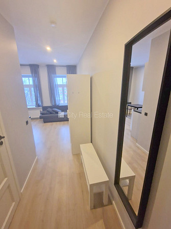 Fasādes māja, renovēta māja, slēgts pagalms, ieeja no ielas un pagalma, kāpņu telpa pēc Rīga - foto 8