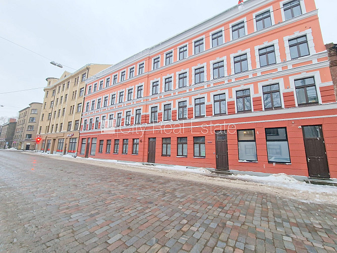 Fasādes māja, renovēta māja, slēgts pagalms, ieeja no ielas un pagalma, kāpņu telpa pēc Rīga - foto 12