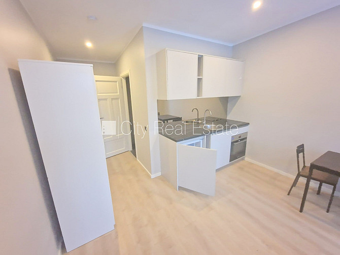 Fasādes māja, renovēta māja, slēgts pagalms, ieeja no ielas un pagalma, kāpņu telpa pēc Rīga - foto 2