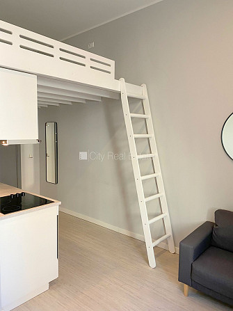 Fasādes māja, renovēta māja, slēgts pagalms, ieeja no ielas, kāpņu telpa pēc kapitālā Rīga - foto 5