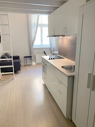 Fasādes māja, renovēta māja, slēgts pagalms, ieeja no ielas, kāpņu telpa pēc kapitālā Rīga - foto 10