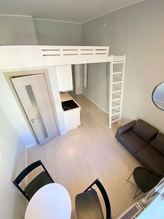 Fasādes māja, renovēta māja, slēgts pagalms, ieeja no ielas, kāpņu telpa pēc kapitālā Rīga - foto 1