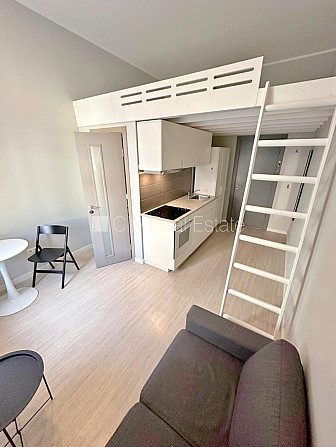 Fasādes māja, renovēta māja, slēgts pagalms, ieeja no ielas, kāpņu telpa pēc kapitālā Rīga - foto 1