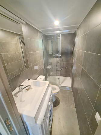 Fasādes māja, renovēta māja, slēgts pagalms, ieeja no ielas, kāpņu telpa pēc kapitālā Rīga - foto 9