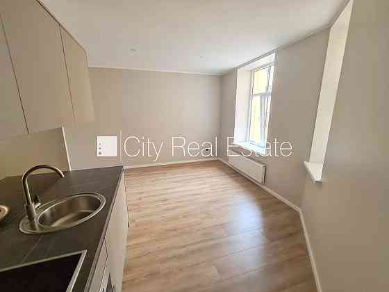 Фасадный дом, реновированный дом, закрытый двор, вход с улицы и со двора, Rīga