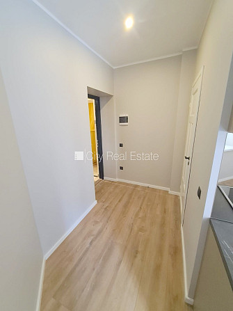 Fasādes māja, renovēta māja, slēgts pagalms, ieeja no ielas un pagalma, kāpņu telpa pēc Rīga - foto 10