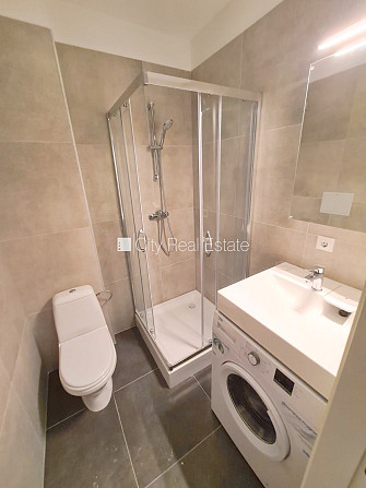 Fasādes māja, renovēta māja, slēgts pagalms, ieeja no ielas un pagalma, kāpņu telpa pēc Rīga - foto 8