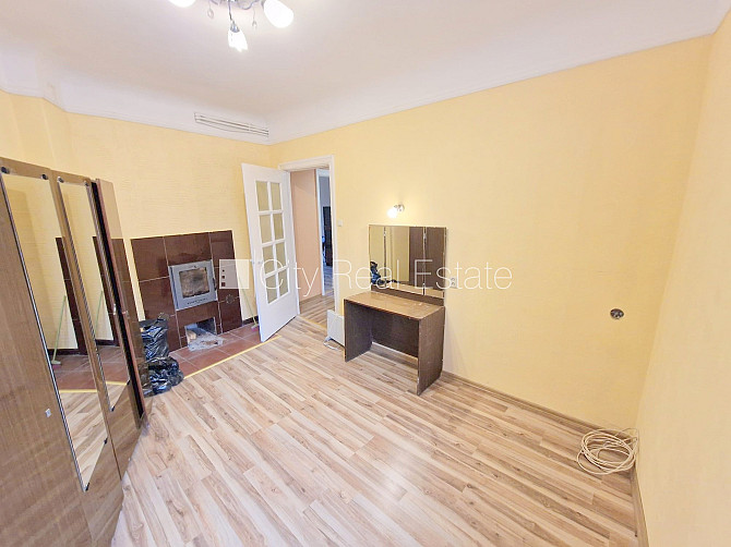 Fasādes māja, renovēta māja, ieeja no ielas, kāpņu telpa pēc kosmētiskā remonta, logi Rīga - foto 8