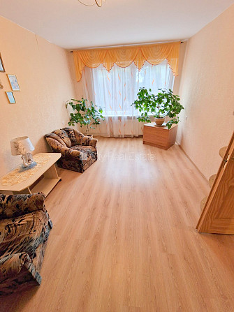 Zeme īpašumā, ieeja no ielas, kāpņu telpa bez remonta, lodžija, logi vērsti mājas abās Jūrmala - foto 4