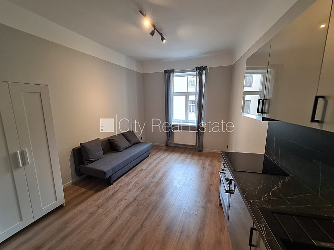 Fasādes māja, renovēta māja, slēgts pagalms, ieeja no ielas un pagalma, ir lifts, kāpņu Rīga - foto 1