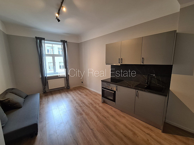 Fasādes māja, renovēta māja, slēgts pagalms, ieeja no ielas un pagalma, ir lifts, kāpņu Rīga - foto 3