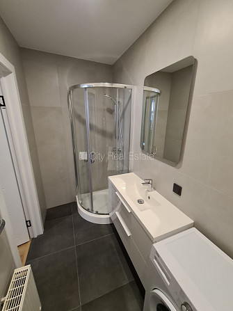 Fasādes māja, renovēta māja, slēgts pagalms, ieeja no ielas un pagalma, ir lifts, kāpņu Rīga - foto 8