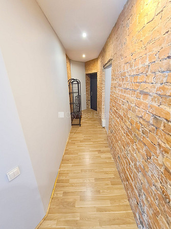 Pagalma ēka, renovēta māja, slēgts pagalms, ieeja no ielas un pagalma, kāpņu telpa pēc Rīga - foto 6