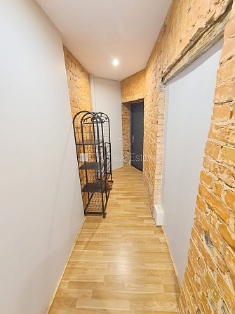 Pagalma ēka, renovēta māja, slēgts pagalms, ieeja no ielas un pagalma, kāpņu telpa pēc Rīga - foto 5