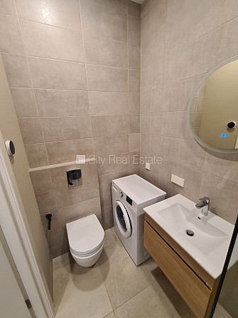 Pagalma ēka, renovēta māja, slēgts pagalms, ieeja no pagalma, ir lifts, kāpņu telpa pēc Rīga - foto 12