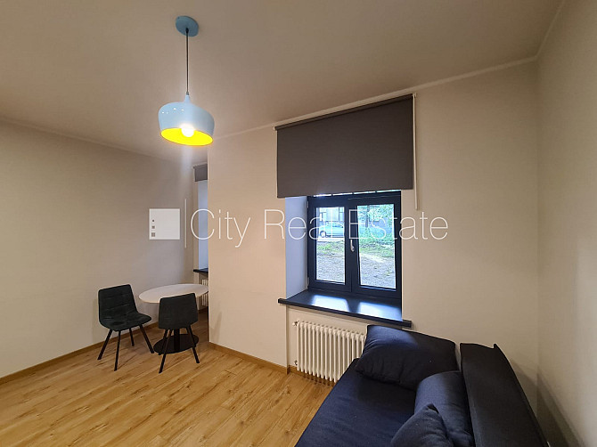 Pagalma ēka, renovēta māja, slēgts pagalms, ieeja no pagalma, ir lifts, kāpņu telpa pēc Rīga - foto 6