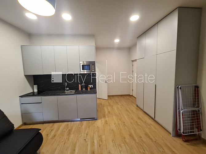 Pagalma ēka, renovēta māja, slēgts pagalms, ieeja no pagalma, ir lifts, kāpņu telpa pēc Rīga - foto 12