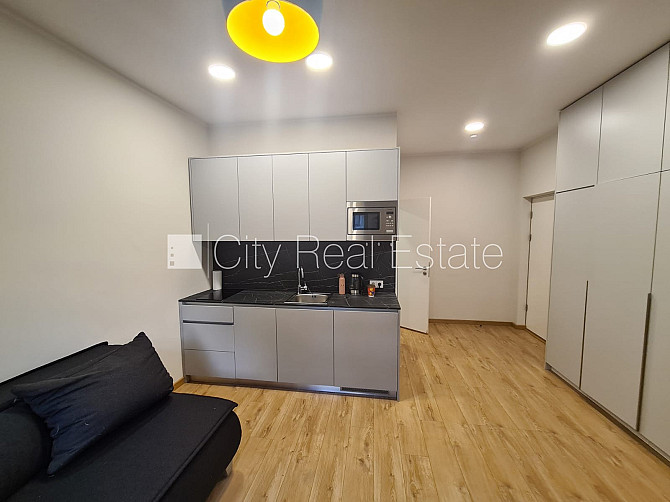 Pagalma ēka, renovēta māja, slēgts pagalms, ieeja no pagalma, ir lifts, kāpņu telpa pēc Rīga - foto 11