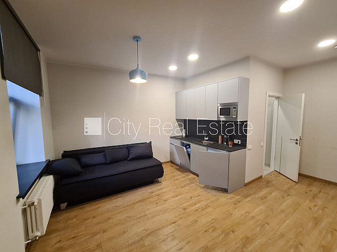 Pagalma ēka, renovēta māja, slēgts pagalms, ieeja no pagalma, ir lifts, kāpņu telpa pēc Rīga - foto 3