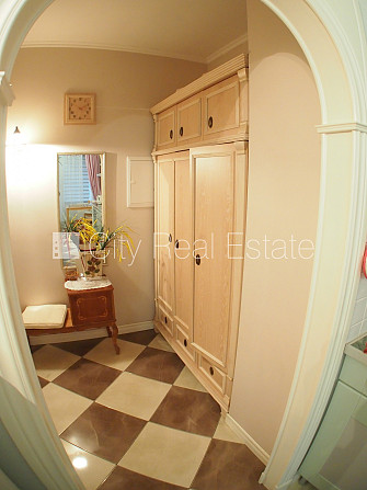 Projekts - Varavīksnes Nami, pagalma māja, labiekārtota apzaļumota teritorija, slēgta Rīga - foto 17