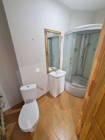 Pagalma ēka, renovēta māja, slēgts pagalms, ieeja no ielas, kāpņu telpa pēc kapitālā Rīga - foto 11