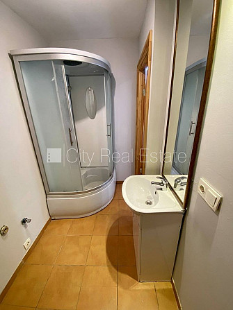 Fasādes māja, renovēta māja, labiekārtots apzaļumots pagalms, slēgts pagalms, ieeja no ielas Rīga - foto 10