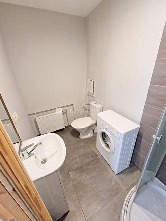 Fasādes māja, renovēta māja, labiekārtots apzaļumots pagalms, slēgts pagalms, ieeja no ielas Rīga - foto 11