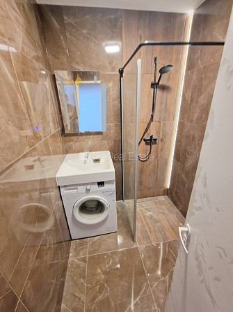 Fasādes māja, renovēta māja, ieeja no ielas un pagalma, kāpņu telpa pēc kosmētiskā Rīga - foto 8