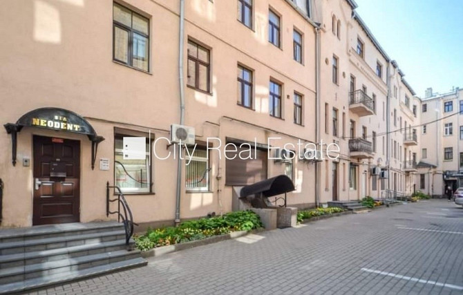 Fasādes māja, renovēta māja, labiekārtota apzaļumota teritorija, ieeja no ielas un pagalma, Rīga - foto 14