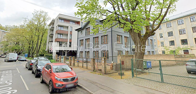 Fasādes māja, renovēta māja, slēgts pagalms, iežogota teritorija, vieta automašīnai, ieeja Rīga - foto 18