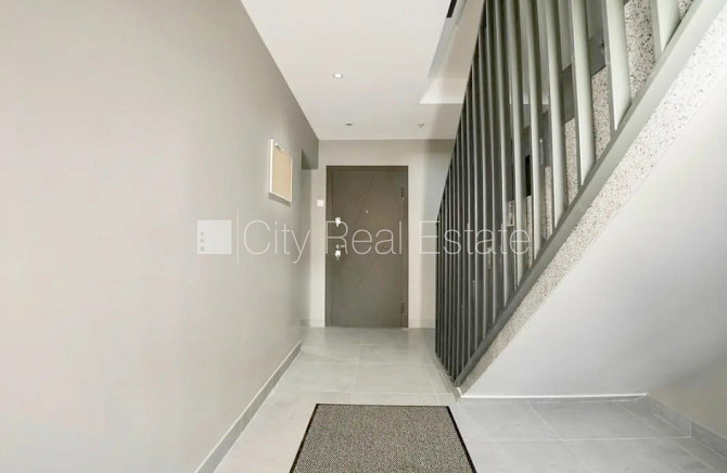 Fasādes māja, renovēta māja, slēgts pagalms, iežogota teritorija, vieta automašīnai, ieeja Rīga - foto 13