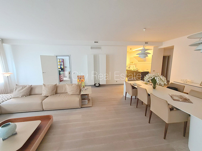 Jaunceltne, apsargāta teritorija, objektu apsargā fiziskā apsardze, ieeja no ielas, luksuss Rīga - foto 6