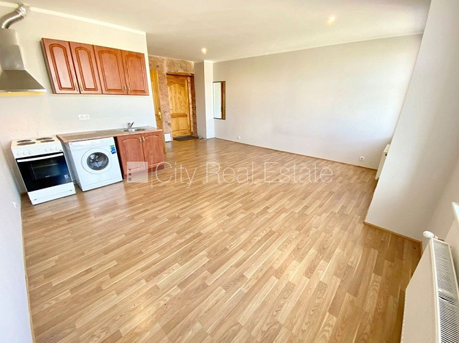 Fasādes māja, renovēta māja, slēgts pagalms, ieeja no ielas, kāpņu telpa pēc kosmētiskā Rīga - foto 2