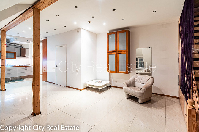 Fasādes māja, mansards, divstāvīgs, studio tipa, virtuve apvienota ar istabu, gāzes apkure, Rīga - foto 1