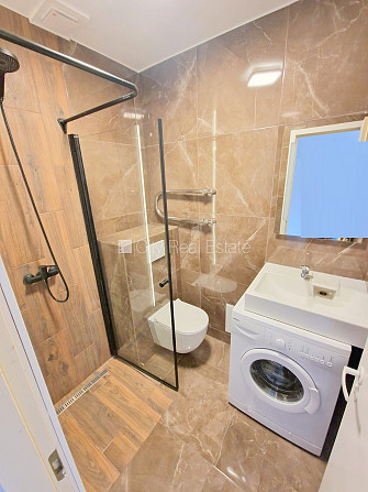 Fasādes māja, renovēta māja, ieeja no ielas un pagalma, kāpņu telpa pēc kosmētiskā Rīga - foto 6