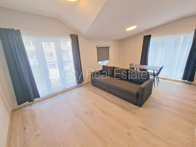 Fasādes māja, renovēta māja, slēgts pagalms, iežogota teritorija, vieta automašīnai, Rīga - foto 12