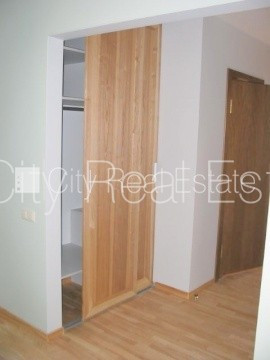 Projekts - Skolas 9, fasādes māja, renovēta māja, apsargāta teritorija, ieeja no ielas un Rīga - foto 16