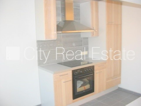 Projekts - Skolas 9, fasādes māja, renovēta māja, apsargāta teritorija, ieeja no ielas un Rīga - foto 2