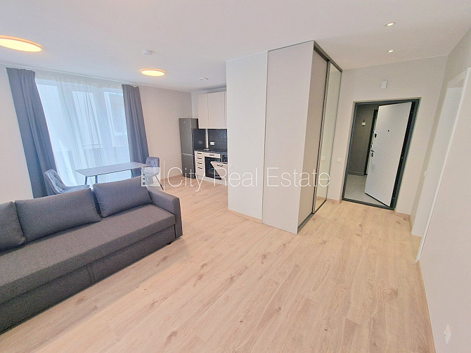 Fasādes māja, renovēta māja, slēgts pagalms, iežogota teritorija, vieta automašīnai, ieeja Rīga - foto 14