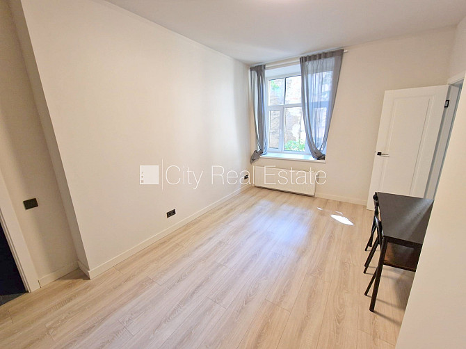 Fasādes māja, renovēta māja, slēgts pagalms, ieeja no ielas, ir lifts, kāpņu telpa pēc Rīga - foto 5