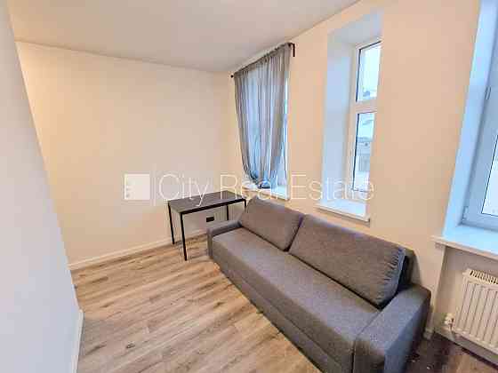 Здание во дворе, реновированный дом, закрытый двор, охраняемый двор, вход с улицы Rīga