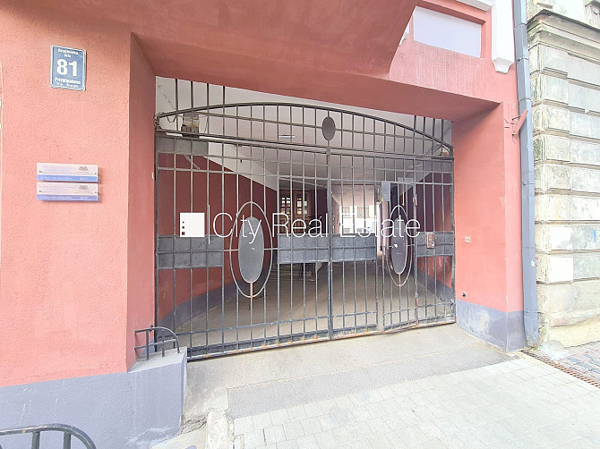 Fasādes māja, renovēta māja, slēgts pagalms, ieeja no ielas, kāpņu telpa pēc kosmētiskā Rīga - foto 18