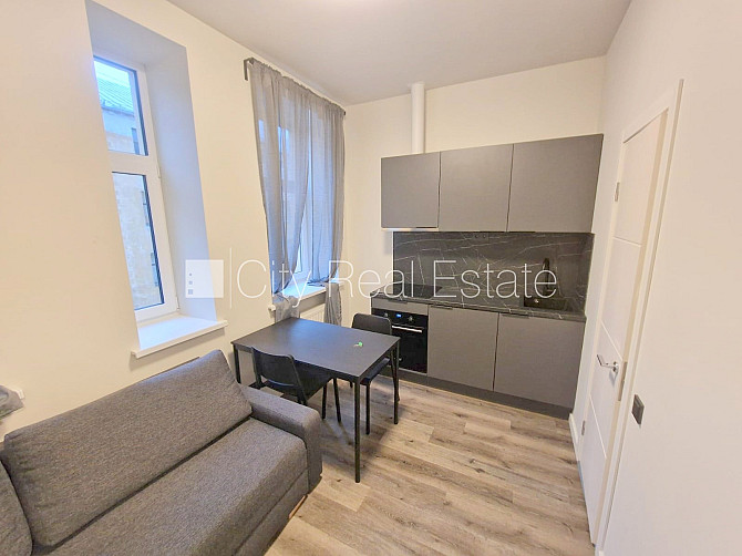 Pagalma ēka, renovēta māja, slēgts pagalms, ieeja no ielas un pagalma, kāpņu telpa pēc Rīga - foto 5