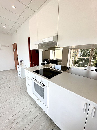 Jaunceltne, fasādes māja, ieeja no ielas, ir lifts, kāpņu telpa pēc kosmētiskā remonta, Rīga - foto 6