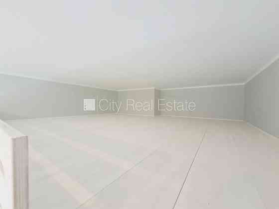 Здание во дворе, реновированный дом, закрытый двор, вход с улицы и со двора, Rīga