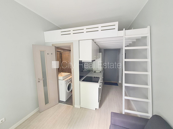 Pagalma ēka, renovēta māja, slēgts pagalms, ieeja no ielas un pagalma, kāpņu telpa pēc Rīga - foto 1