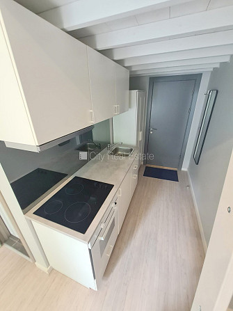 Pagalma ēka, renovēta māja, slēgts pagalms, ieeja no ielas un pagalma, kāpņu telpa pēc Rīga - foto 8