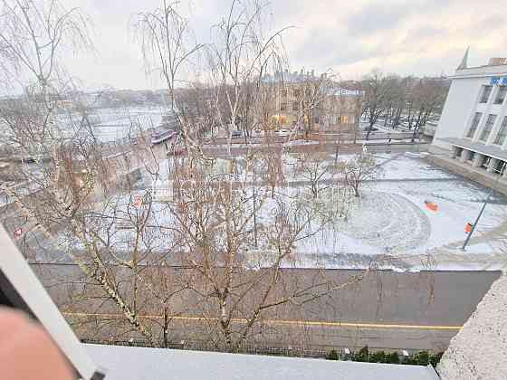 Фасадный дом, реновированный дом, закрытый двор, вход с улицы, лестничная клетка Rīga