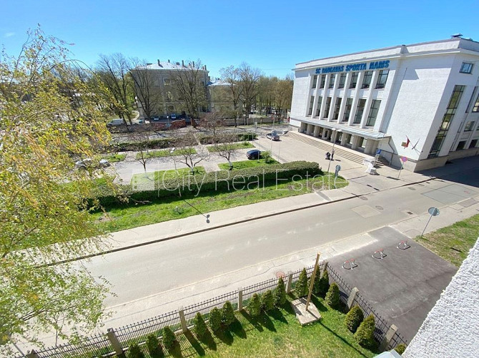 Fasādes māja, renovēta māja, slēgts pagalms, ieeja no ielas, kāpņu telpa pēc kosmētiskā Rīga - foto 10